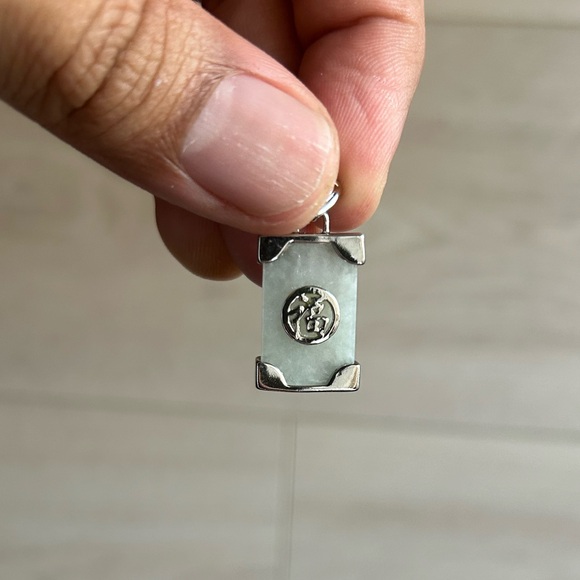 •Jadeite Jade Pendant - Picture 6 of 6